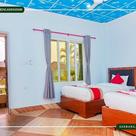 Hotel Greenland Safari Sauraha Bagian luar foto