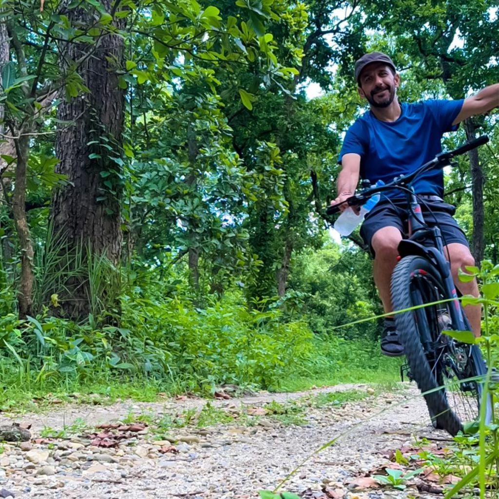 Hotel Greenland Safari Sauraha Bagian luar foto